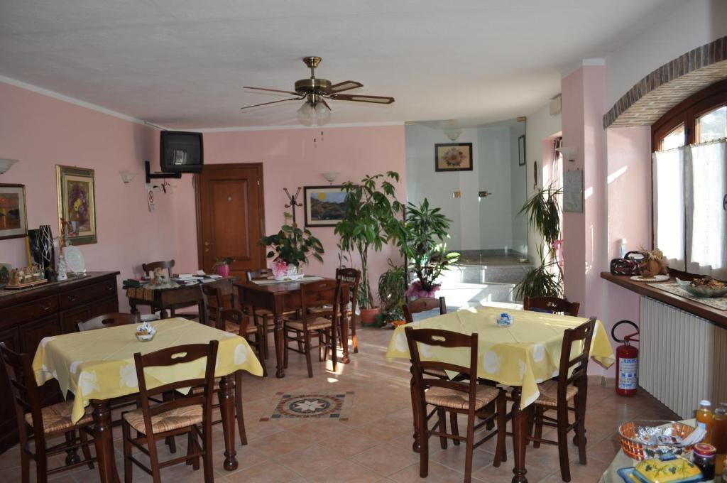 Agriturismo Ai Piacentini Санто Стефано Белбо Екстериор снимка