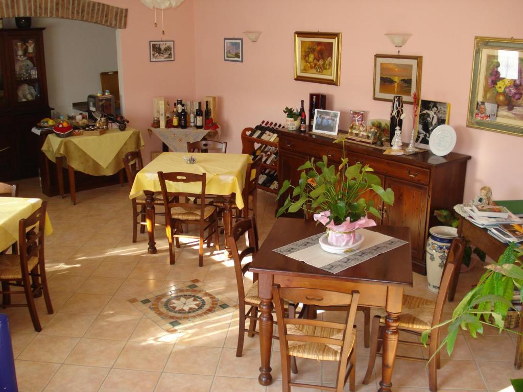 Agriturismo Ai Piacentini Санто Стефано Белбо Екстериор снимка