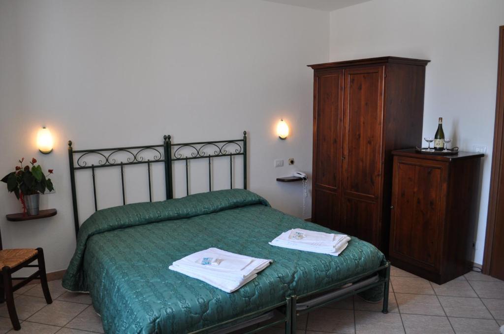 Agriturismo Ai Piacentini Санто Стефано Белбо Екстериор снимка